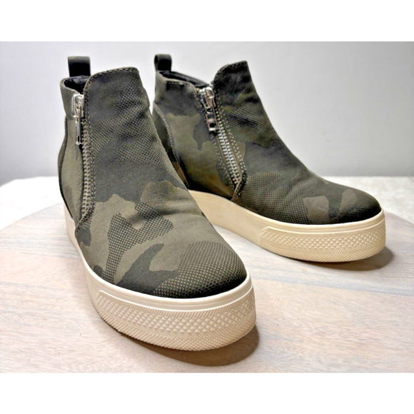Steve Madden – Wedgie Camouflage Platform Sneakers 8 - Picture 1 of 7